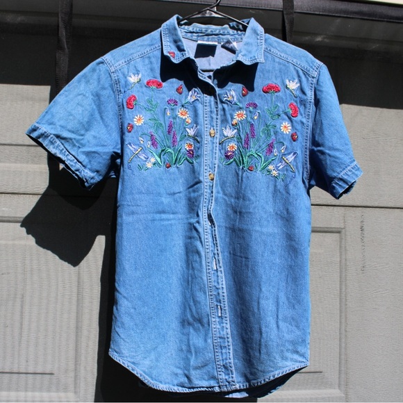 Bobbie Brooks Medium Flowered Denim Short Sleeve Button Down - Picture 1 of 5